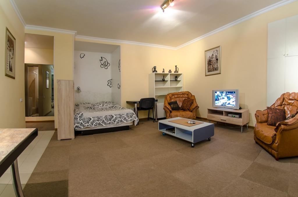 Apartment Triokhsviatytelskaya Street 3 Киев Экстерьер фото