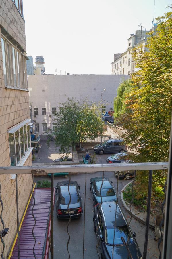 Apartment Triokhsviatytelskaya Street 3 Киев Экстерьер фото